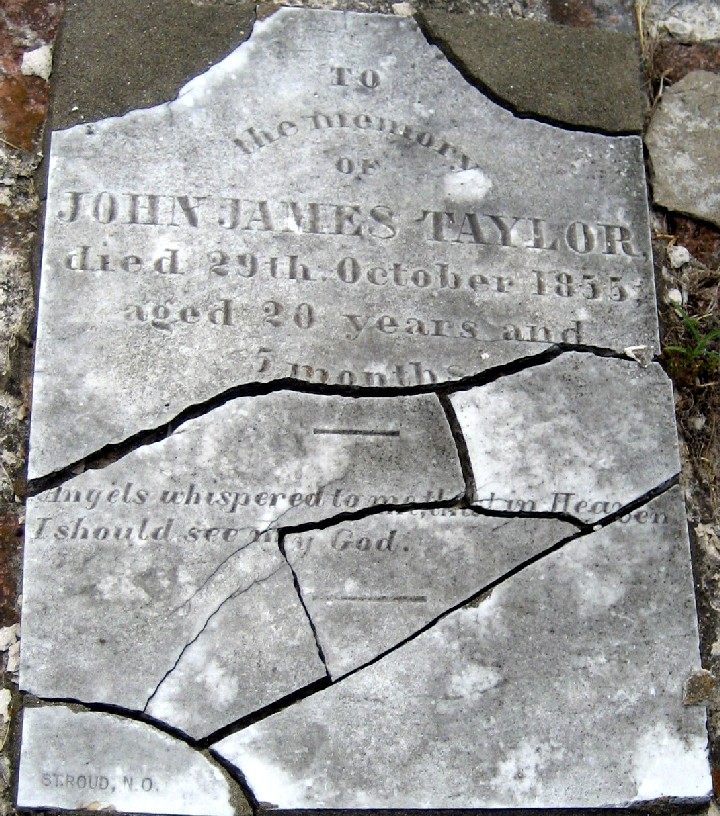 All photos are the property of LaCemeteries © and may